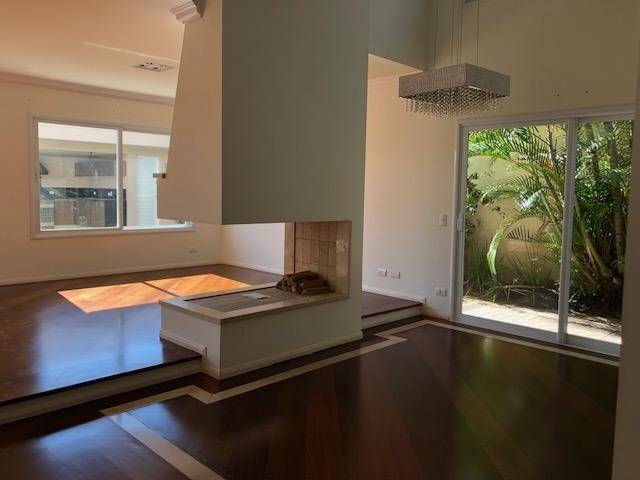 Casa para Locação em Santana de Parnaíba - 2