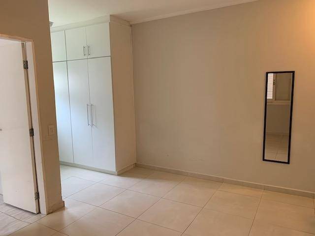 Casa para Venda em Santana de Parnaíba - 3