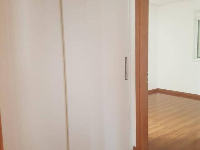 Apartamento para Venda em Santana de Parnaíba - 5