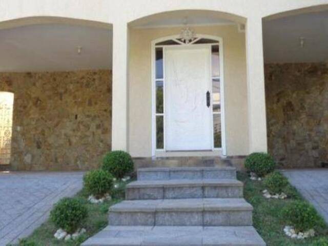 Casa para Locação em Santana de Parnaíba - 2