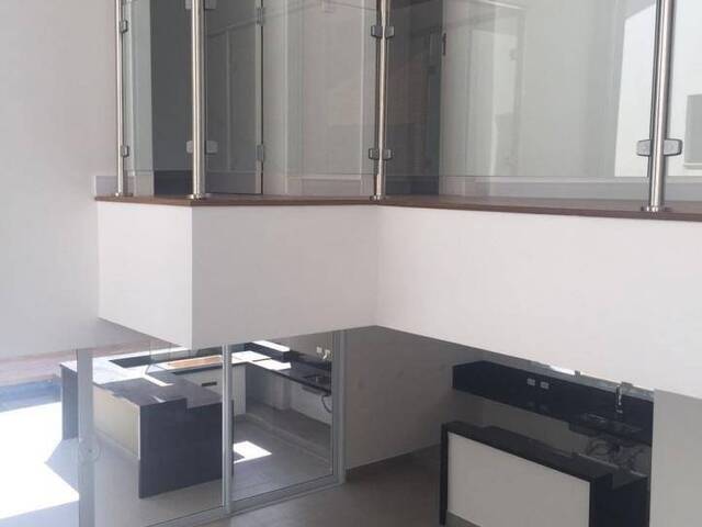 Casa para Venda em Santana de Parnaíba - 2