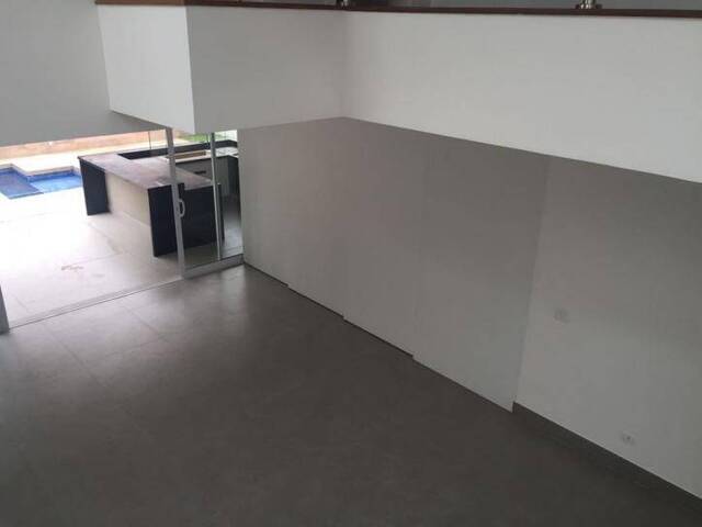 Casa para Venda em Santana de Parnaíba - 3