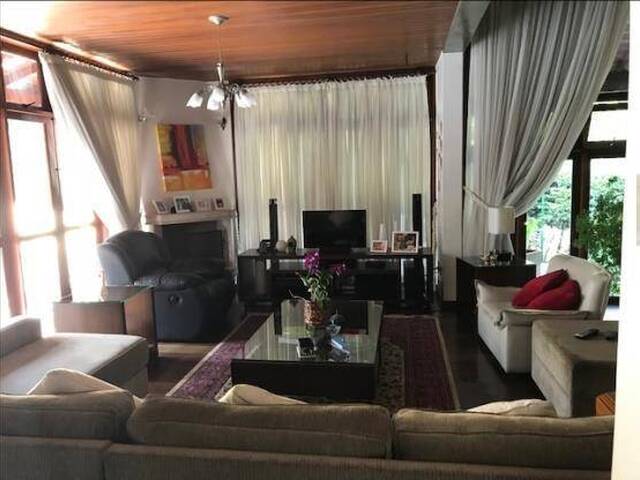 Casa para Venda em Santana de Parnaíba - 2