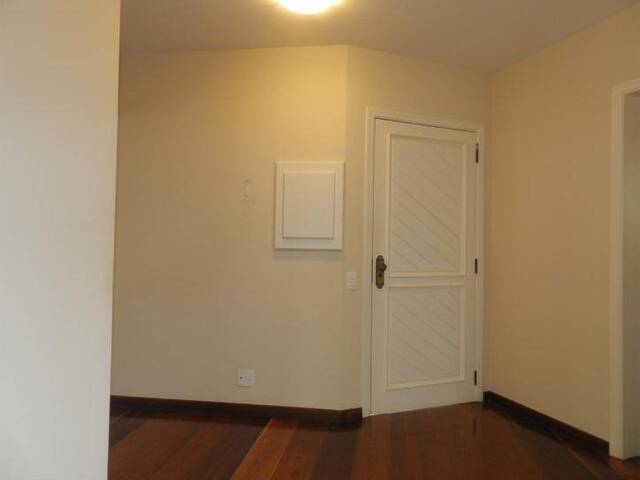 Casa para Venda em Santana de Parnaíba - 3