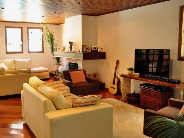 Casa para Venda em Santana de Parnaíba - 2