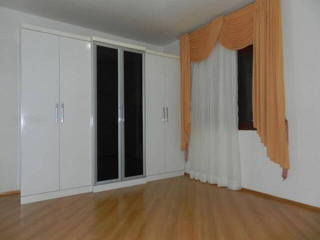 Casa para Locação em Santana de Parnaíba - 2