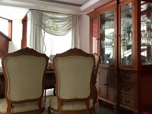 Casa para Venda em Santana de Parnaíba - 2