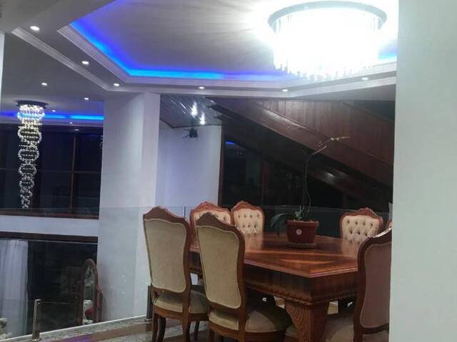 Casa para Venda em Santana de Parnaíba - 3