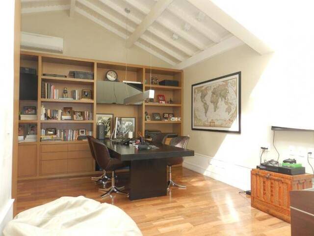 Casa para Venda em Santana de Parnaíba - 5