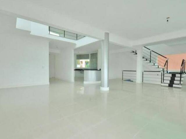 Casa para Venda em Santana de Parnaíba - 2