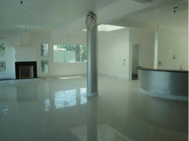 Casa para Venda em Santana de Parnaíba - 3