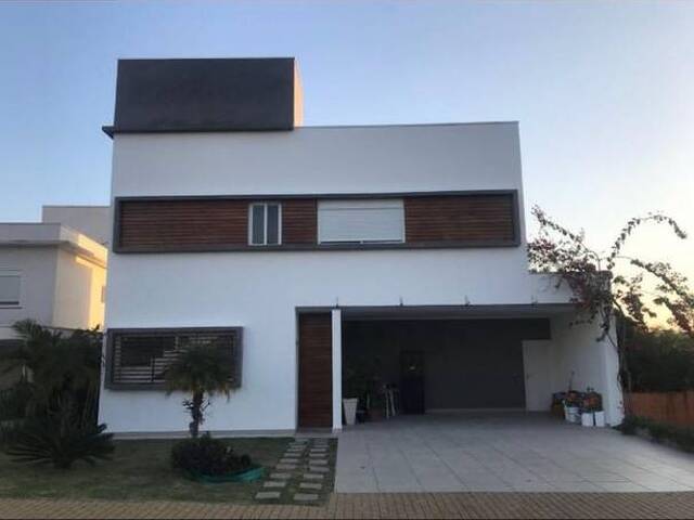 Casa para Venda em Santana de Parnaíba - 3