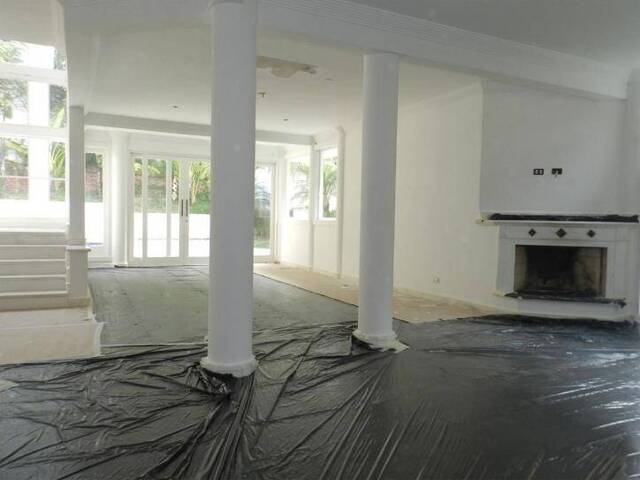 Casa para Venda em Santana de Parnaíba - 5