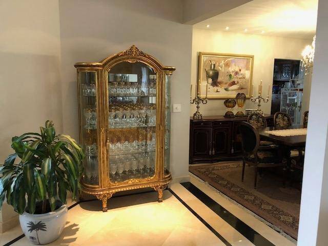 Casa para Venda em Santana de Parnaíba - 2