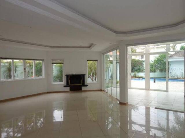 Casa para Venda em Santana de Parnaíba - 4