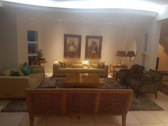 Casa para Venda em Santana de Parnaíba - 4