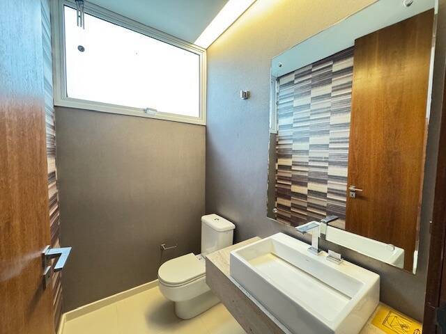 Casa para Venda em Santana de Parnaíba - 3