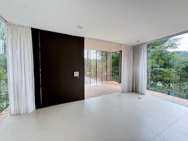 Casa para Venda em Santana de Parnaíba - 2