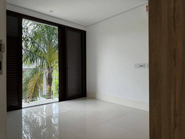Casa para Venda em Santana de Parnaíba - 4