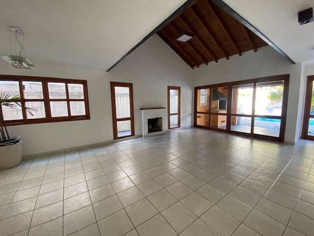 #8224 - Casa para Venda em Santana de Parnaíba - SP
