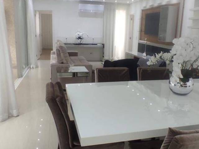 Apartamento para Venda em Santana de Parnaíba - 4