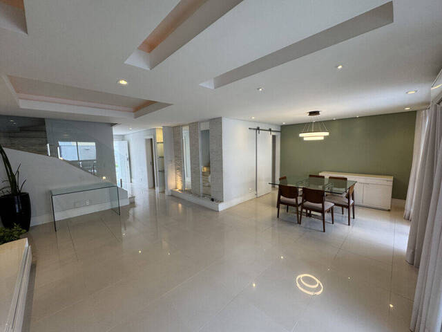 Casa para Venda em Santana de Parnaíba - 4