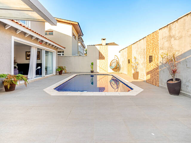 #8235 - Casa para Venda em Santana de Parnaíba - SP