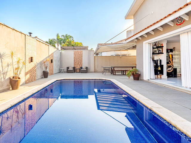 Casa para Venda em Santana de Parnaíba - 4