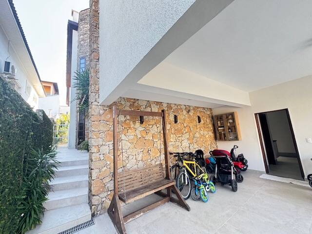 #8245 - Casa para Venda em Santana de Parnaíba - SP