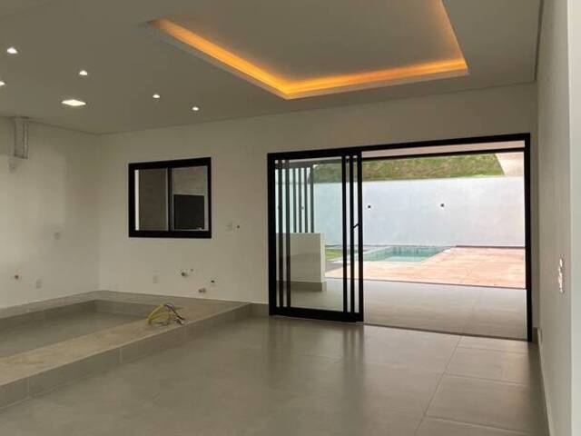 Casa para Venda em Santana de Parnaíba - 4