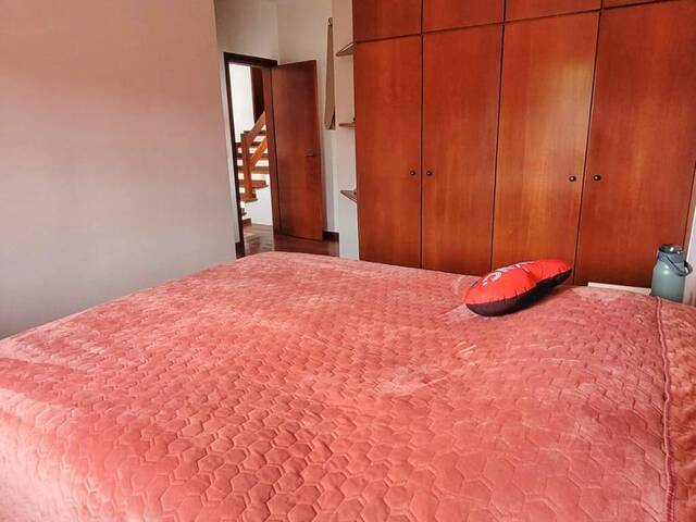 Casa para Venda em Santana de Parnaíba - 2