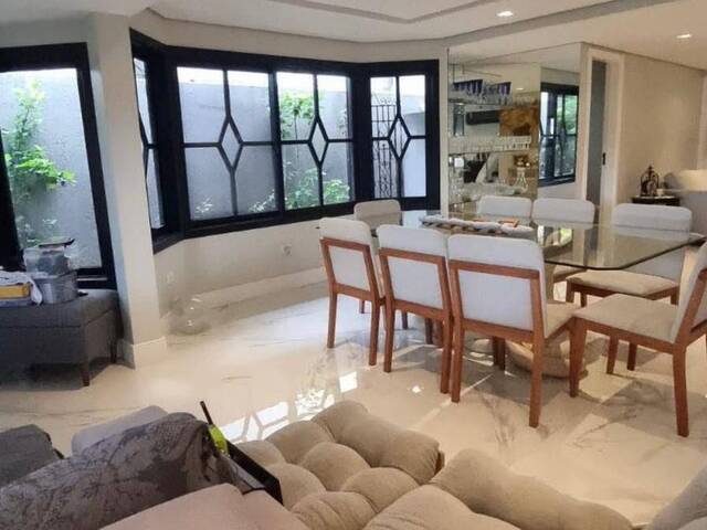 Casa para Venda em Santana de Parnaíba - 3