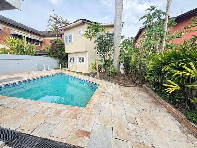#8260 - Casa para Venda em Santana de Parnaíba - SP - 1