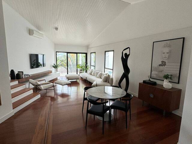 Casa para Venda em Santana de Parnaíba - 4