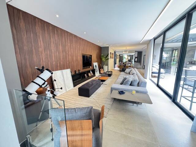 #8274 - Casa para Venda em Santana de Parnaíba - SP