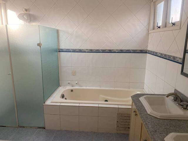 Casa para Venda em Santana de Parnaíba - 5