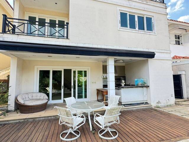 #8276 - Casa para Venda em Santana de Parnaíba - SP