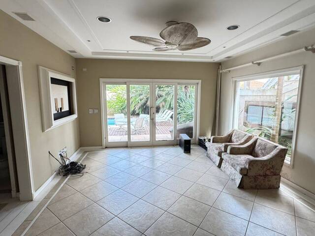 Casa para Venda em Santana de Parnaíba - 5