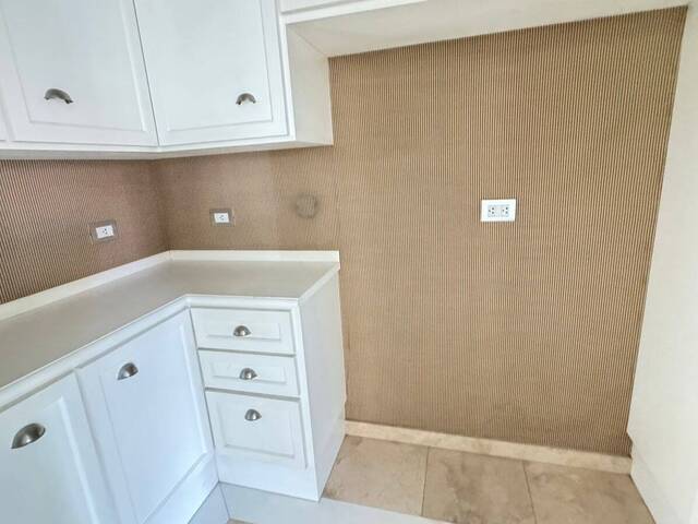 Casa para Venda em Santana de Parnaíba - 4