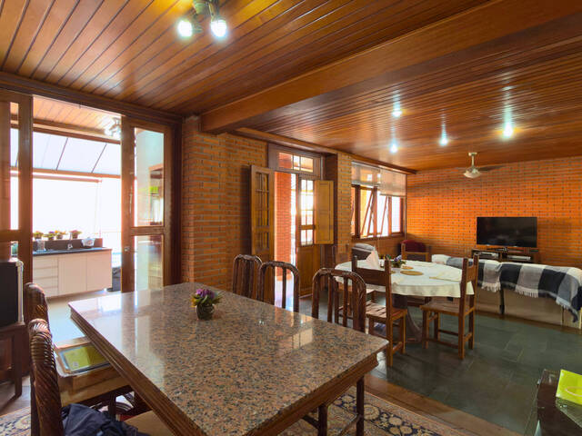 Casa para Venda em Santana de Parnaíba - 5