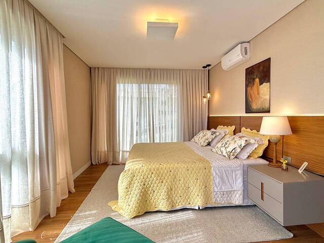 Casa para Venda em Santana de Parnaíba - 5