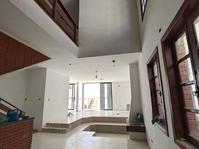 #8293 - Casa para Venda em Santana de Parnaíba - SP