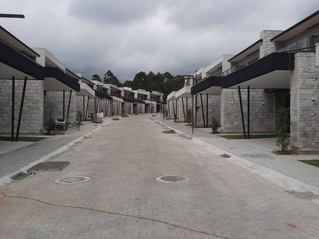 Casa para Venda em Santana de Parnaíba - 4