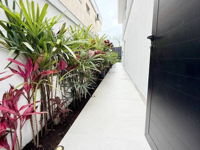 Casa para Venda em Santana de Parnaíba - 4