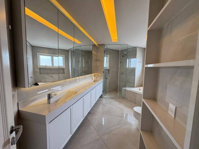 Casa para Venda em Santana de Parnaíba - 5