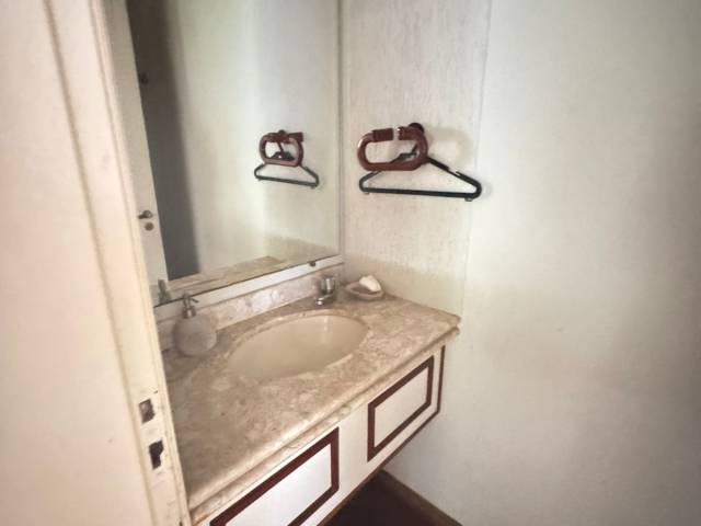 Casa para Venda em Santana de Parnaíba - 4