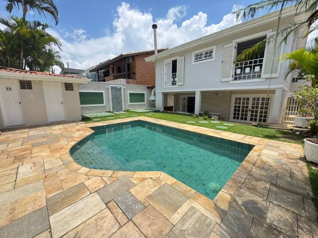 #8308 - Casa para Locação em Santana de Parnaíba - SP