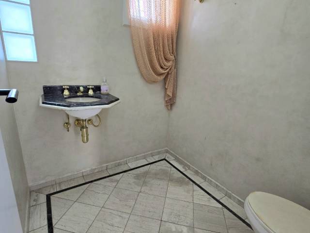 Casa para Venda em Santana de Parnaíba - 4