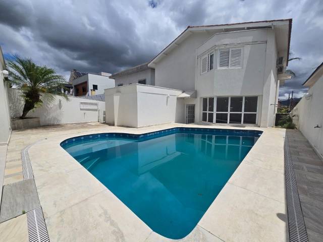 #8310 - Casa para Venda em Santana de Parnaíba - SP