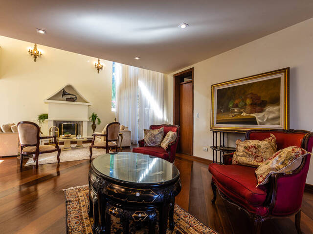 Casa para Venda em Santana de Parnaíba - 2